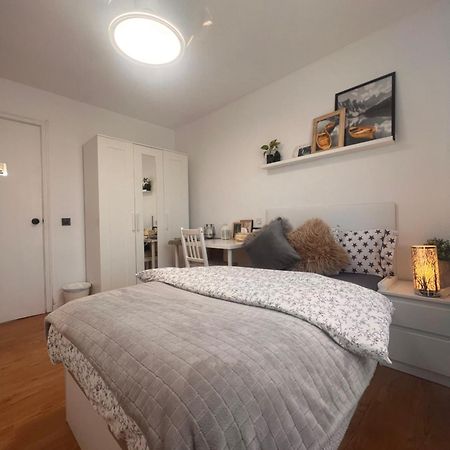 Habitacion En Мадрид Екстериор снимка