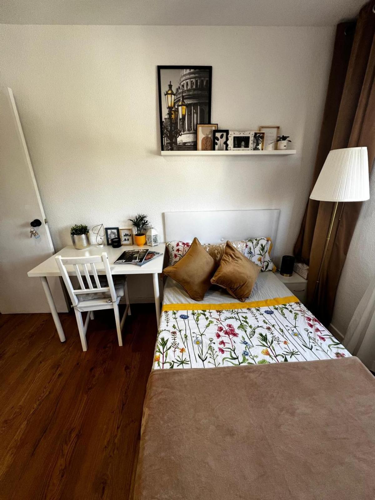 Habitacion En Мадрид Екстериор снимка